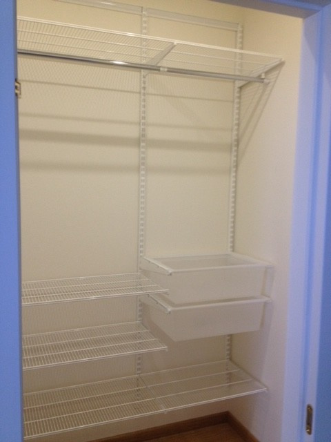 Эльфа белый металл небольшая гардеробная (Истра)