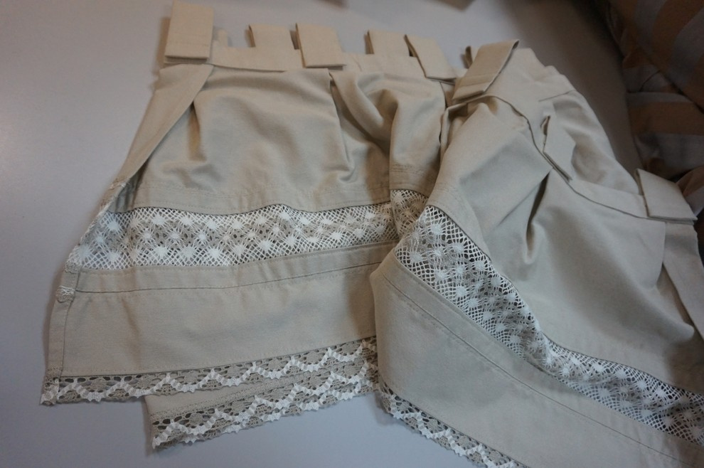 Ламбрекен с кружевом для кухни