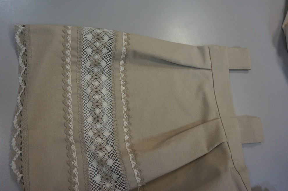 Обложка проекта: Ламбрекен с кружевом для кухни