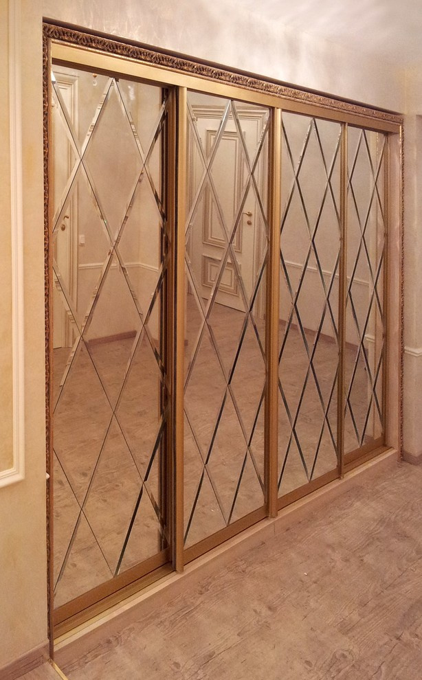 Шкафы-купе с фацетной композицией