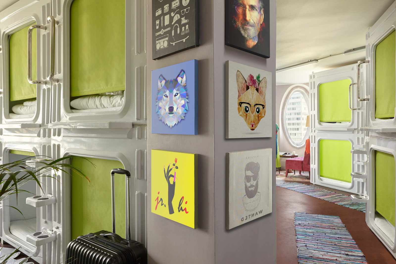 Отель «Molotoff Capsule Hotel»