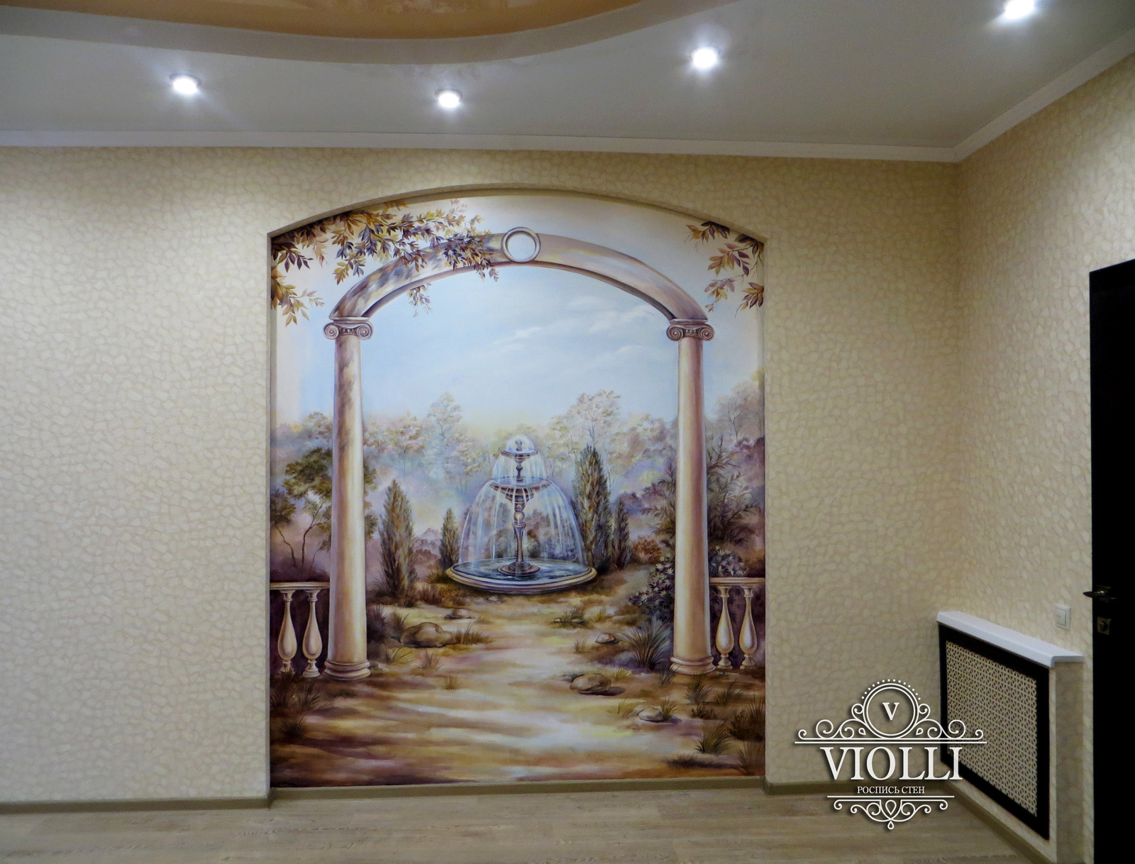 Роспись в прихожей