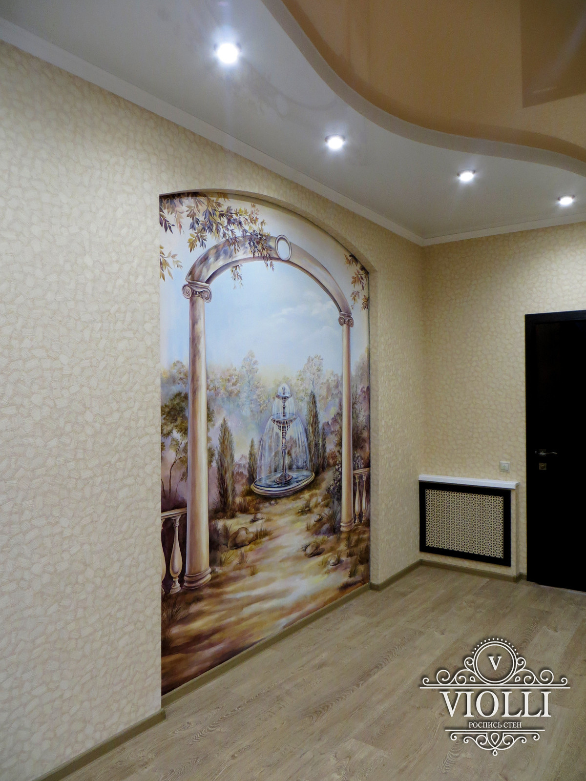 Роспись в прихожей