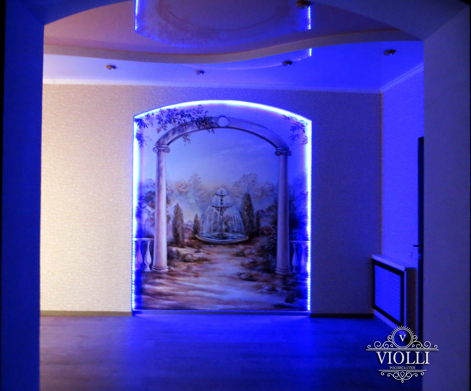 Роспись в прихожей