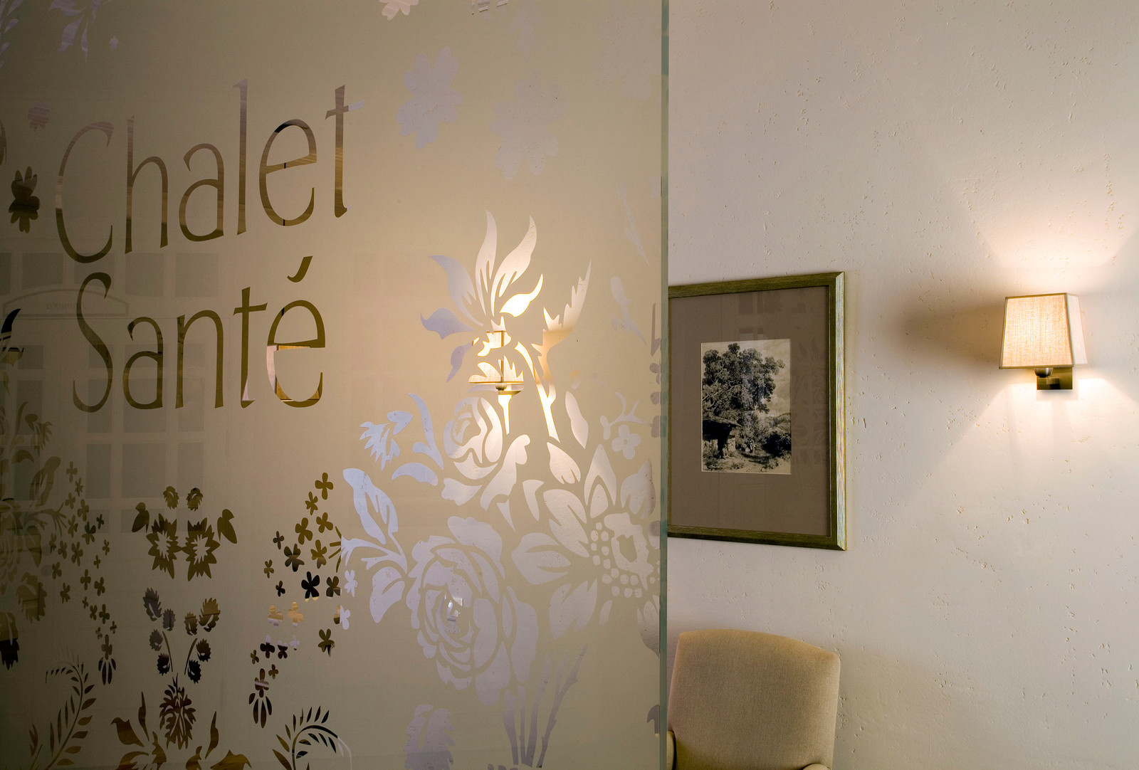 Стеклянные изделия в интерьере, г.Краснодар