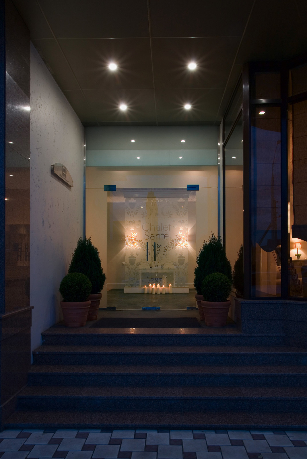 Стеклянные изделия в интерьере, г.Краснодар