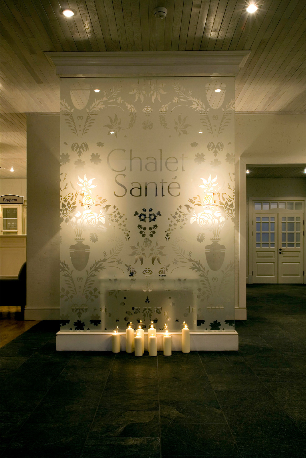 Стеклянные изделия в интерьере, г.Краснодар