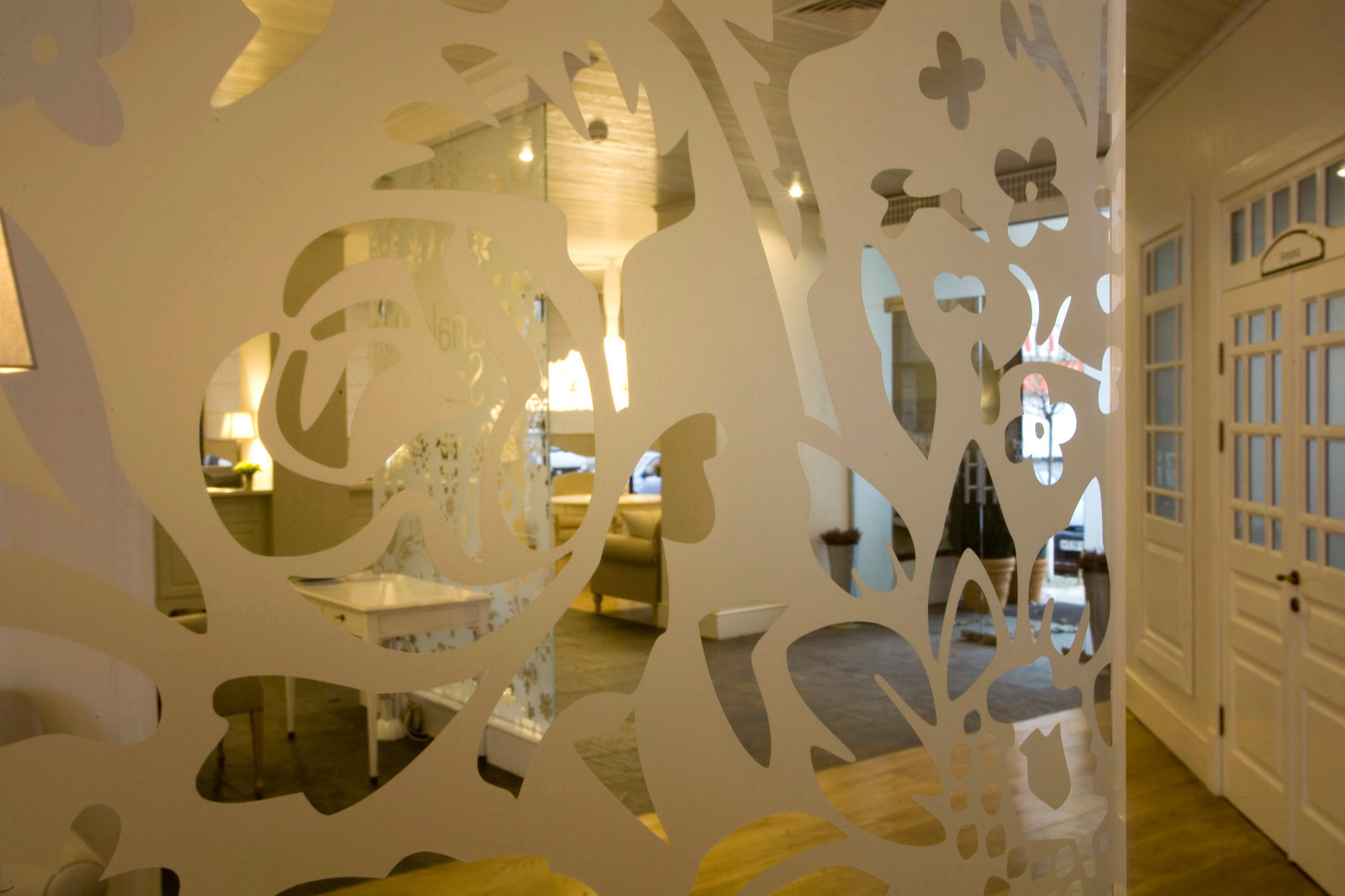 Стеклянные изделия в интерьере, г.Краснодар