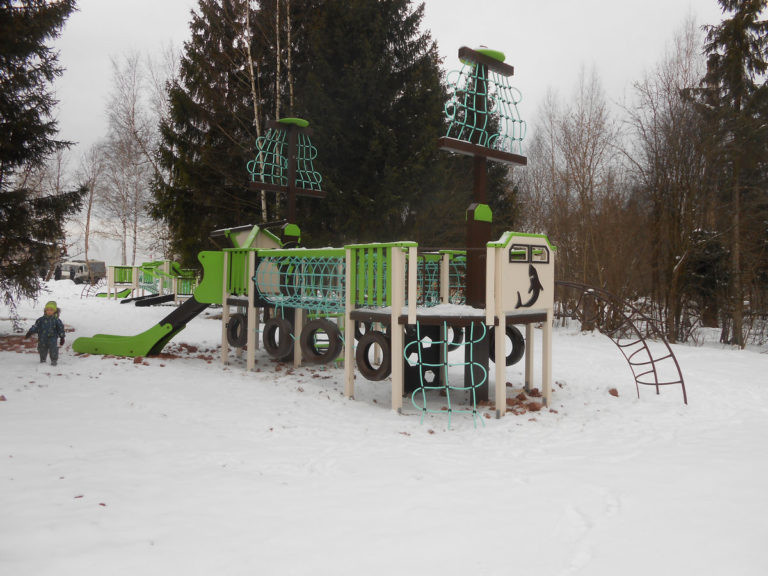 Детская игровая площадка Baby Apple в городском парке г. Краснознаменска