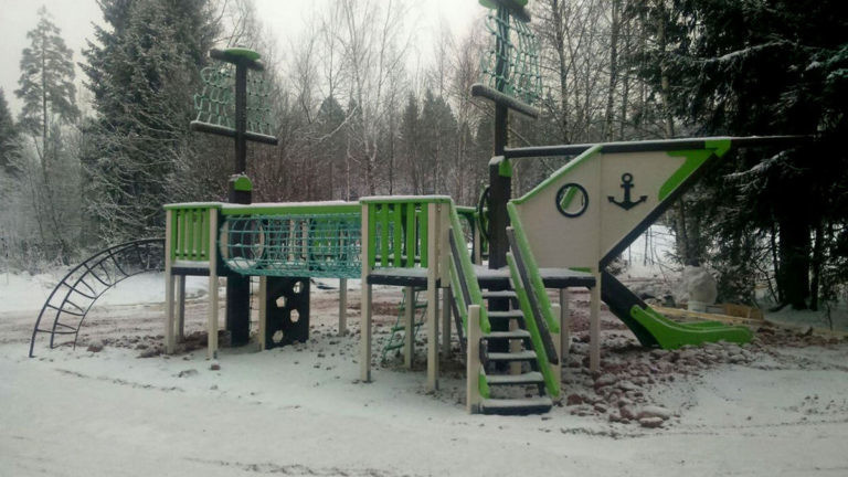 Детская игровая площадка Baby Apple в городском парке г. Краснознаменска