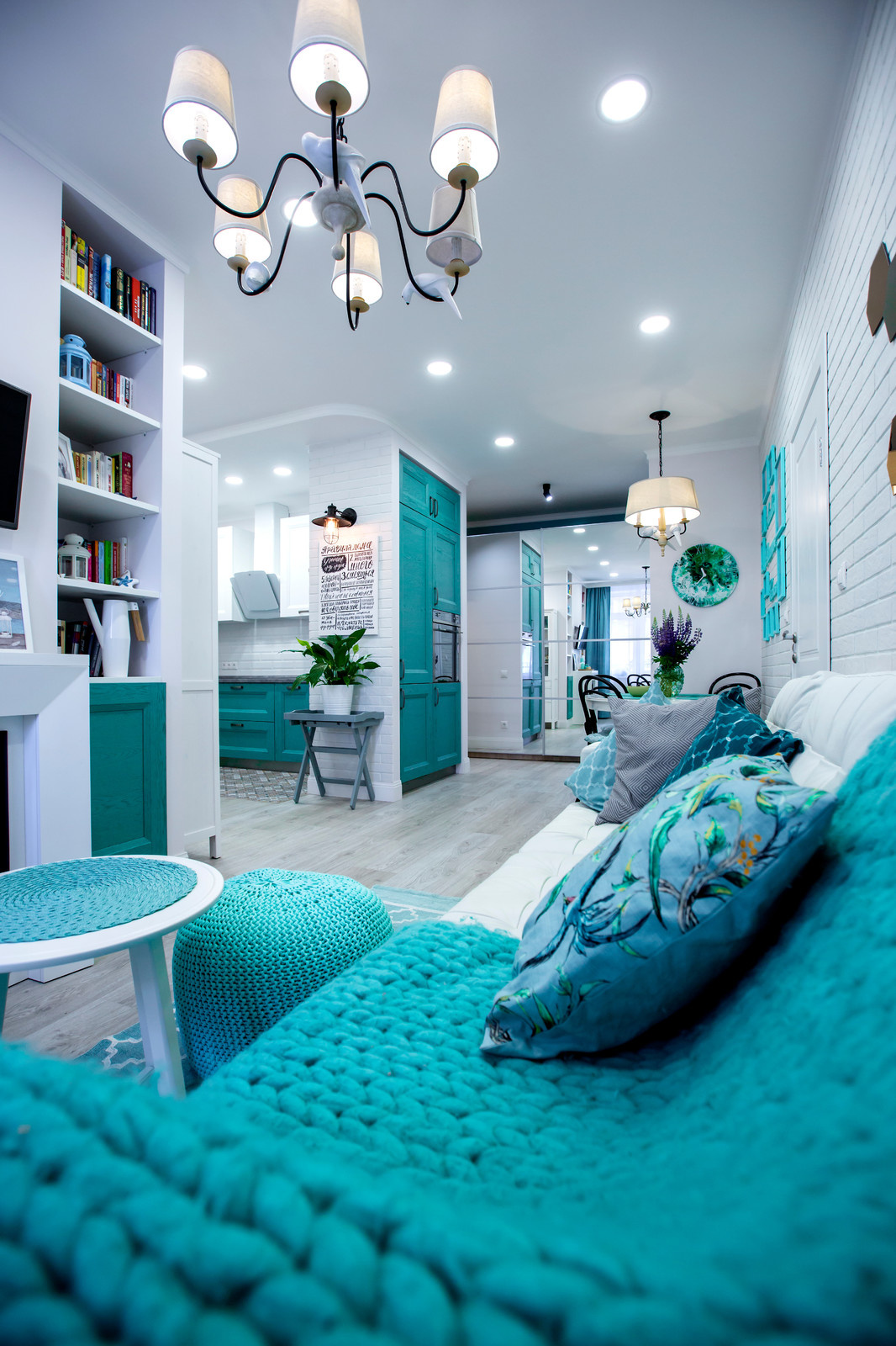 Этюд в бирюзовых тонах