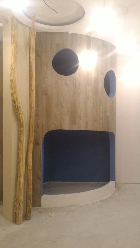 Виниловая LVT плитка на полу и на стенах