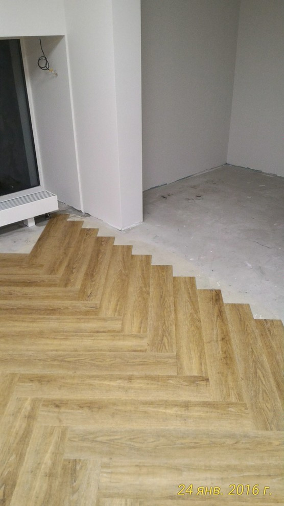 Виниловая LVT плитка на полу и на стенах