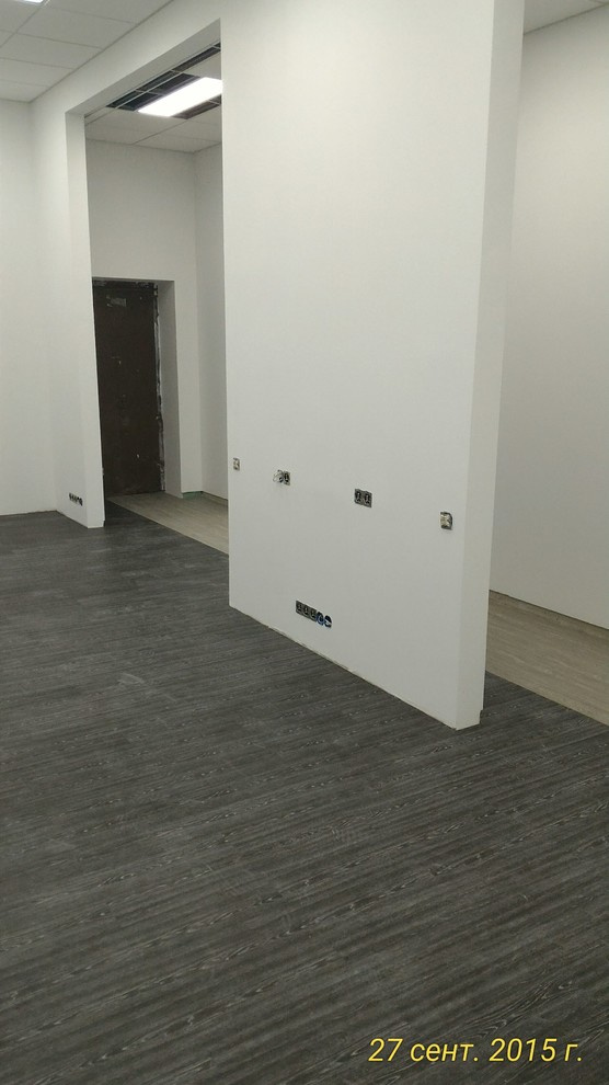 Виниловая LVT плитка на полу и на стенах