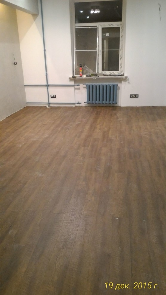 Виниловая LVT плитка на полу и на стенах