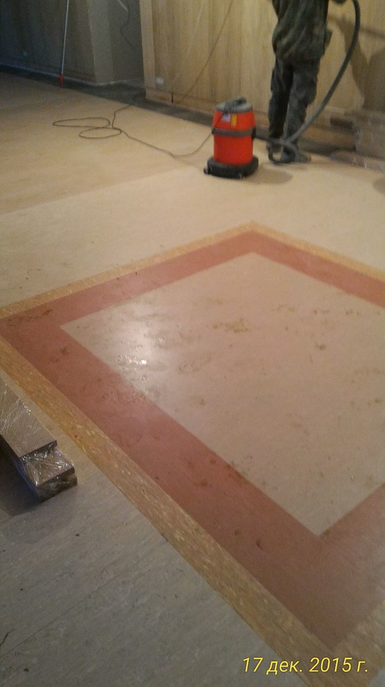 Настил рулонного линолеума с выкладкой рисунка