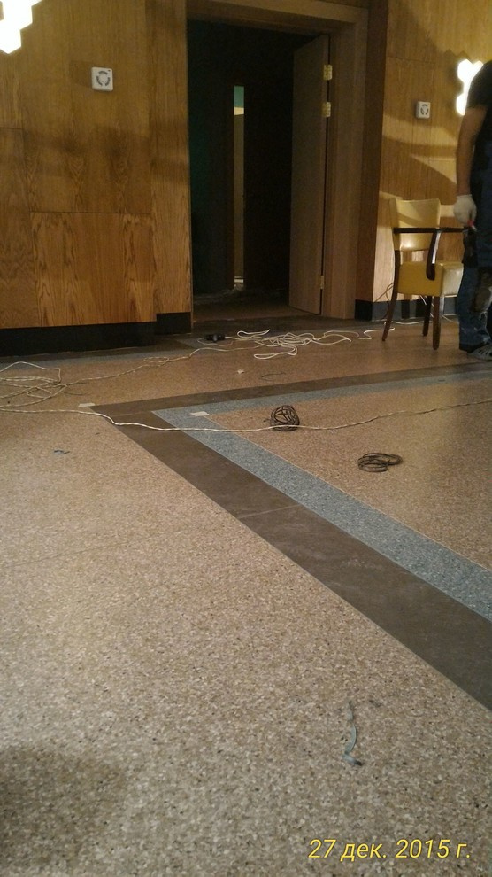 Настил рулонного линолеума с выкладкой рисунка