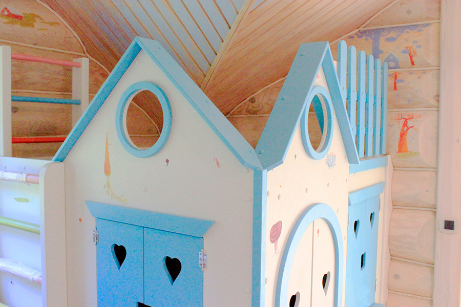 Игровая детская в бревенчатом доме