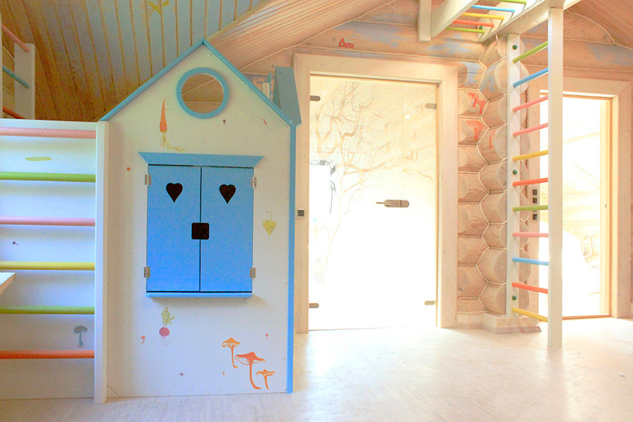 Игровая детская в бревенчатом доме