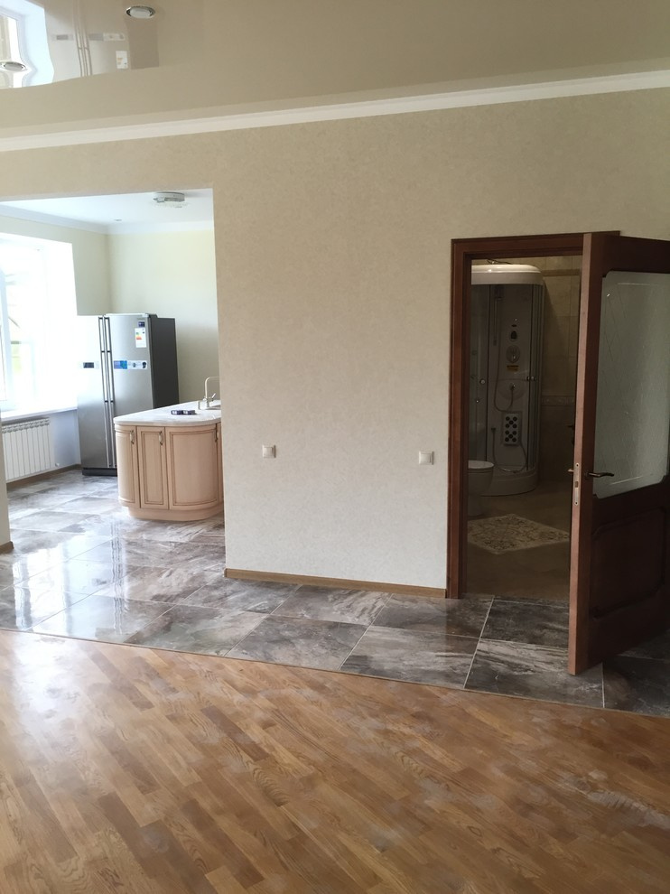 Жилой дом общей площадью более 700 кв. м.