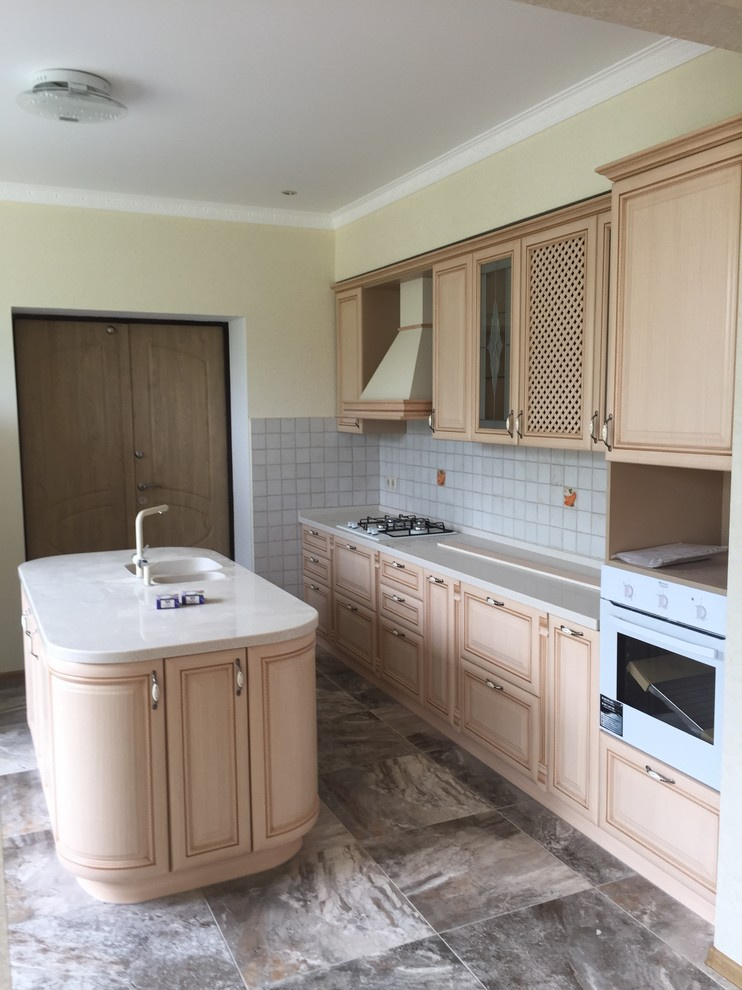 Жилой дом общей площадью более 700 кв. м.