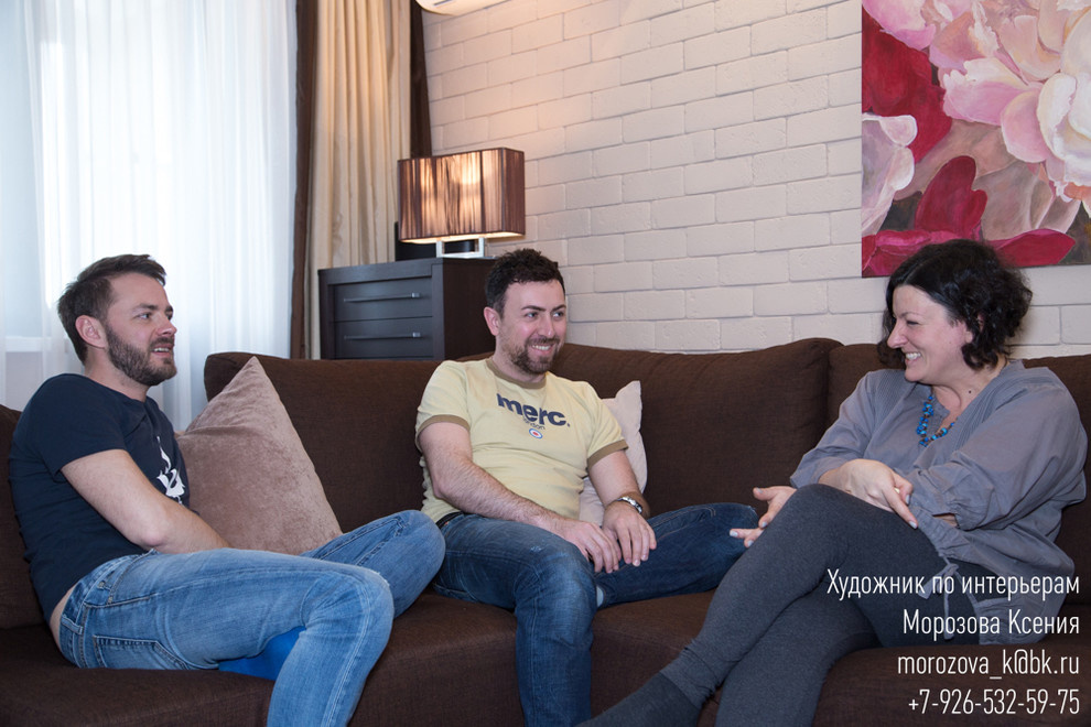 Я, дизайнер Ксения Морозова, С ЗАКАЗЧИКОМ и его другом на квартире.