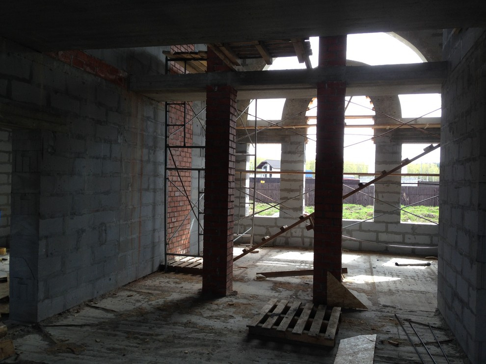 Комбинированная полувинтовая лестница с забежными ступенями