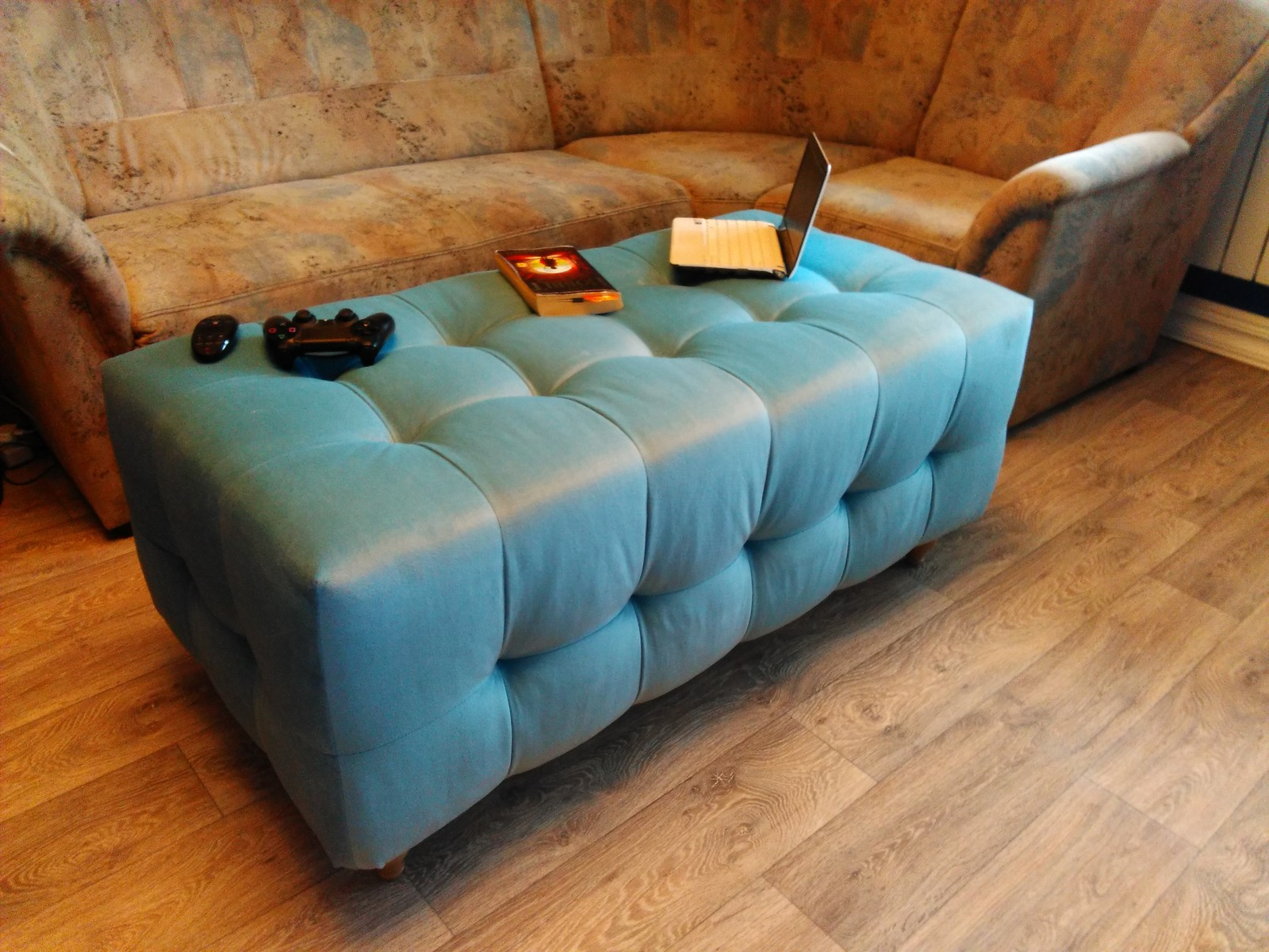 Пуфы и банкетки