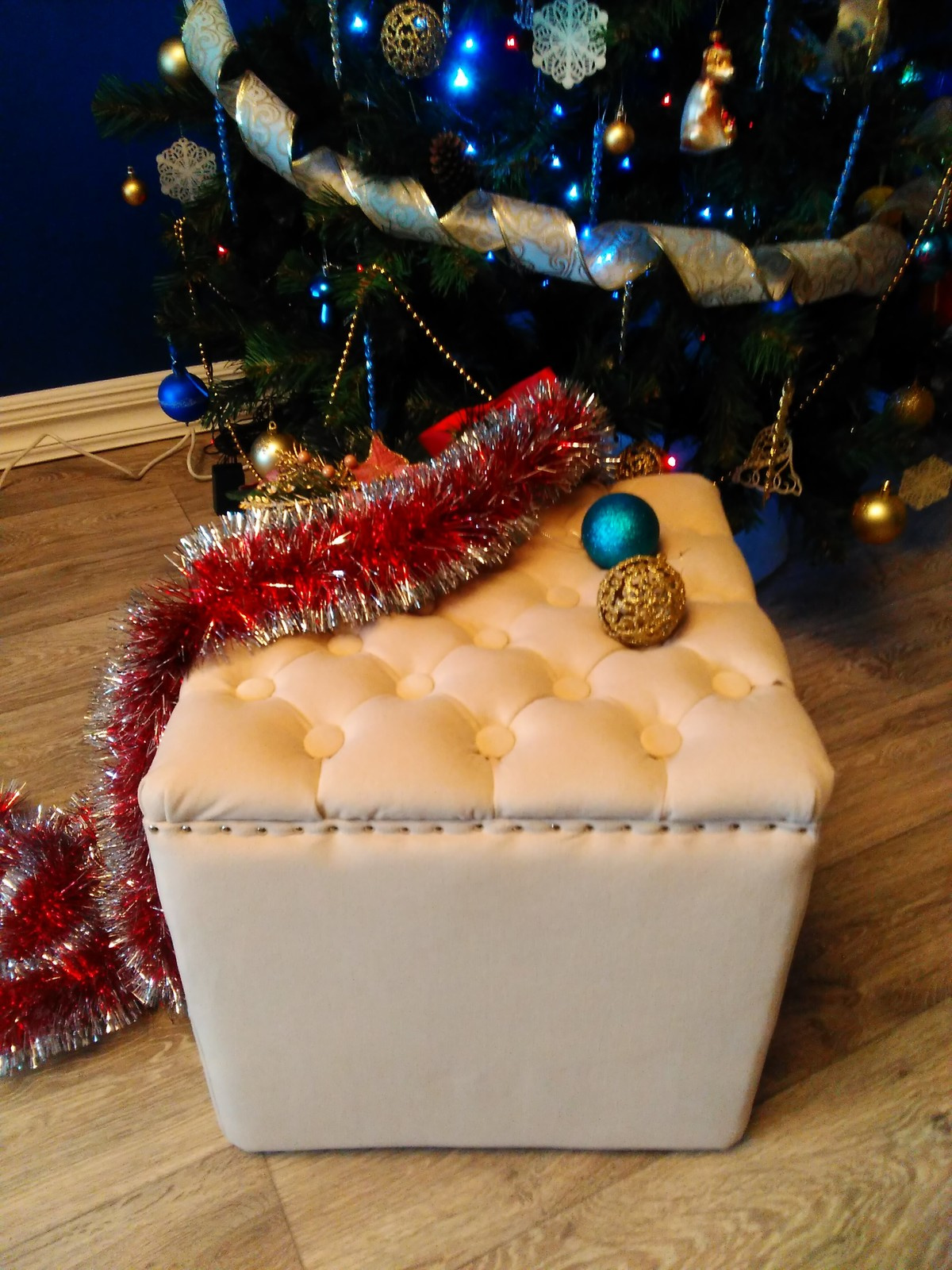 Пуфы и банкетки