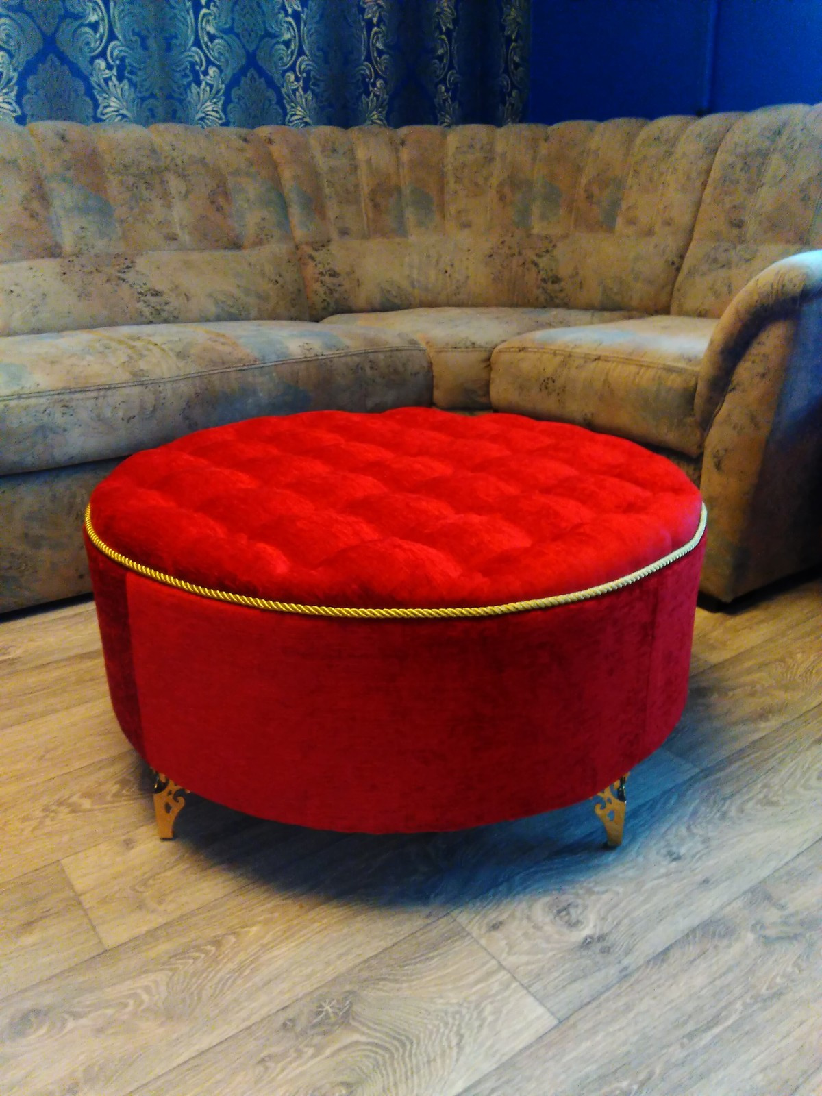 Пуфы и банкетки