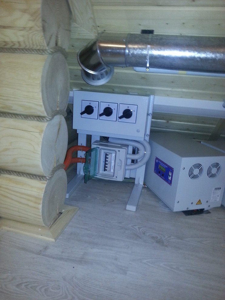 Электромонтажные работы в домах из оцилиндрованного бревна.