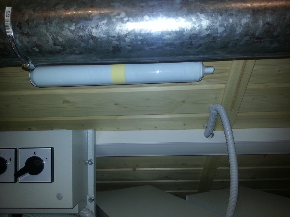 Электромонтажные работы в домах из оцилиндрованного бревна.