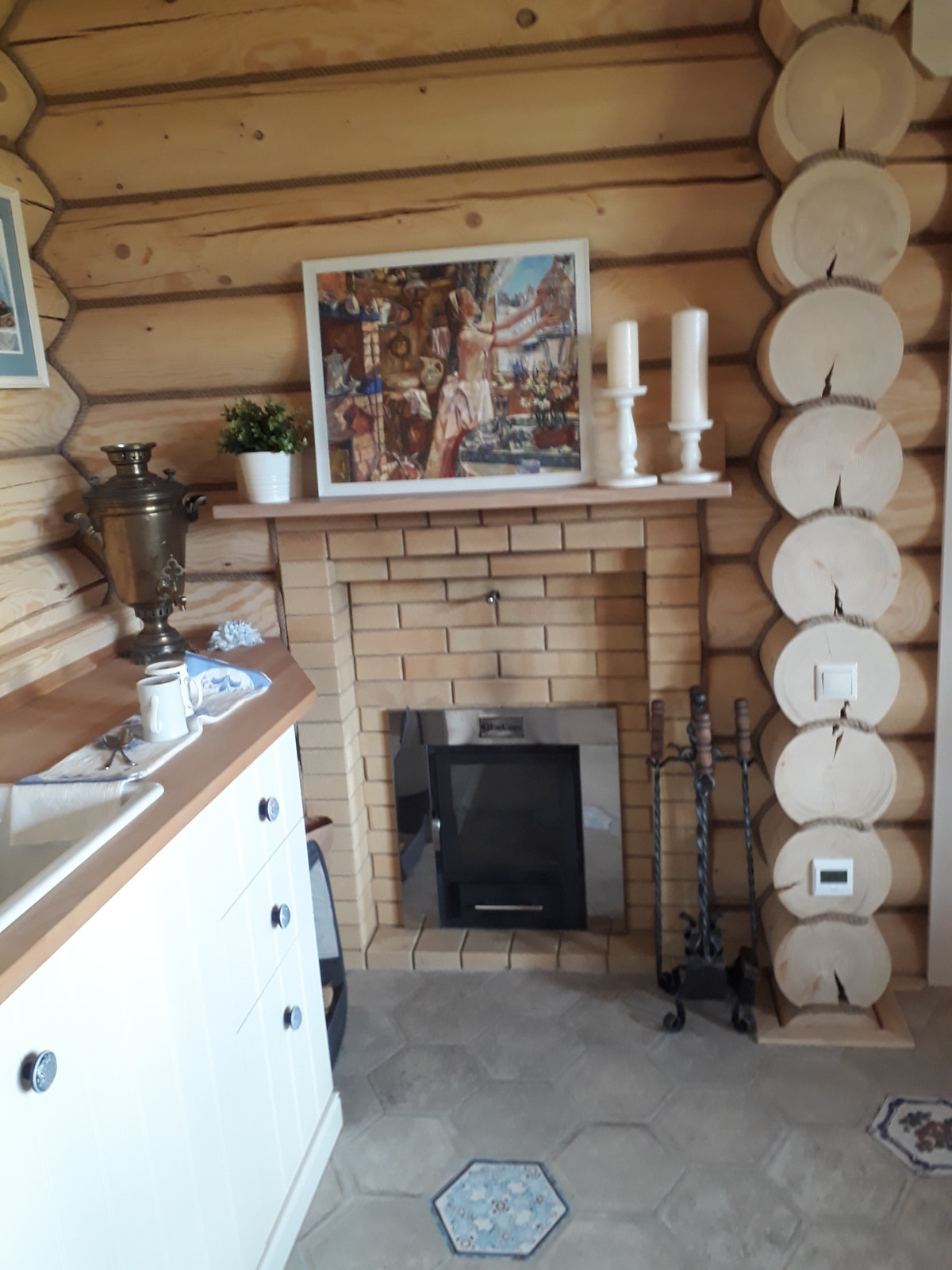 Электромонтажные работы в домах из оцилиндрованного бревна.