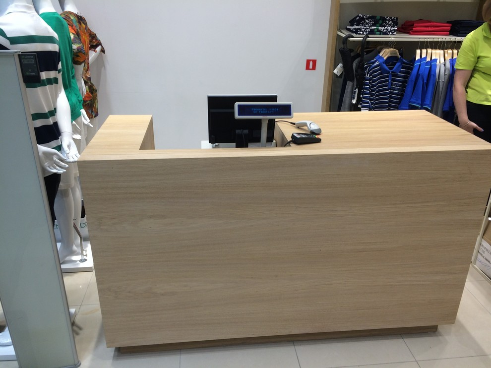 Мебель для сети магазинов одежды