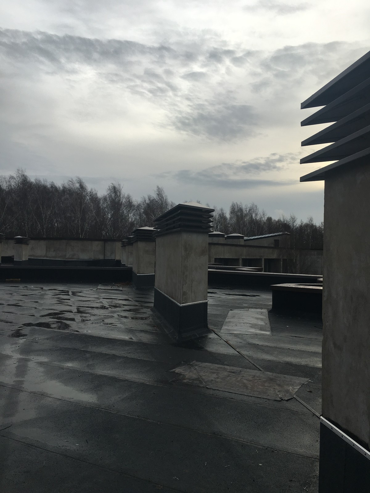 Парапеты и флюгарки