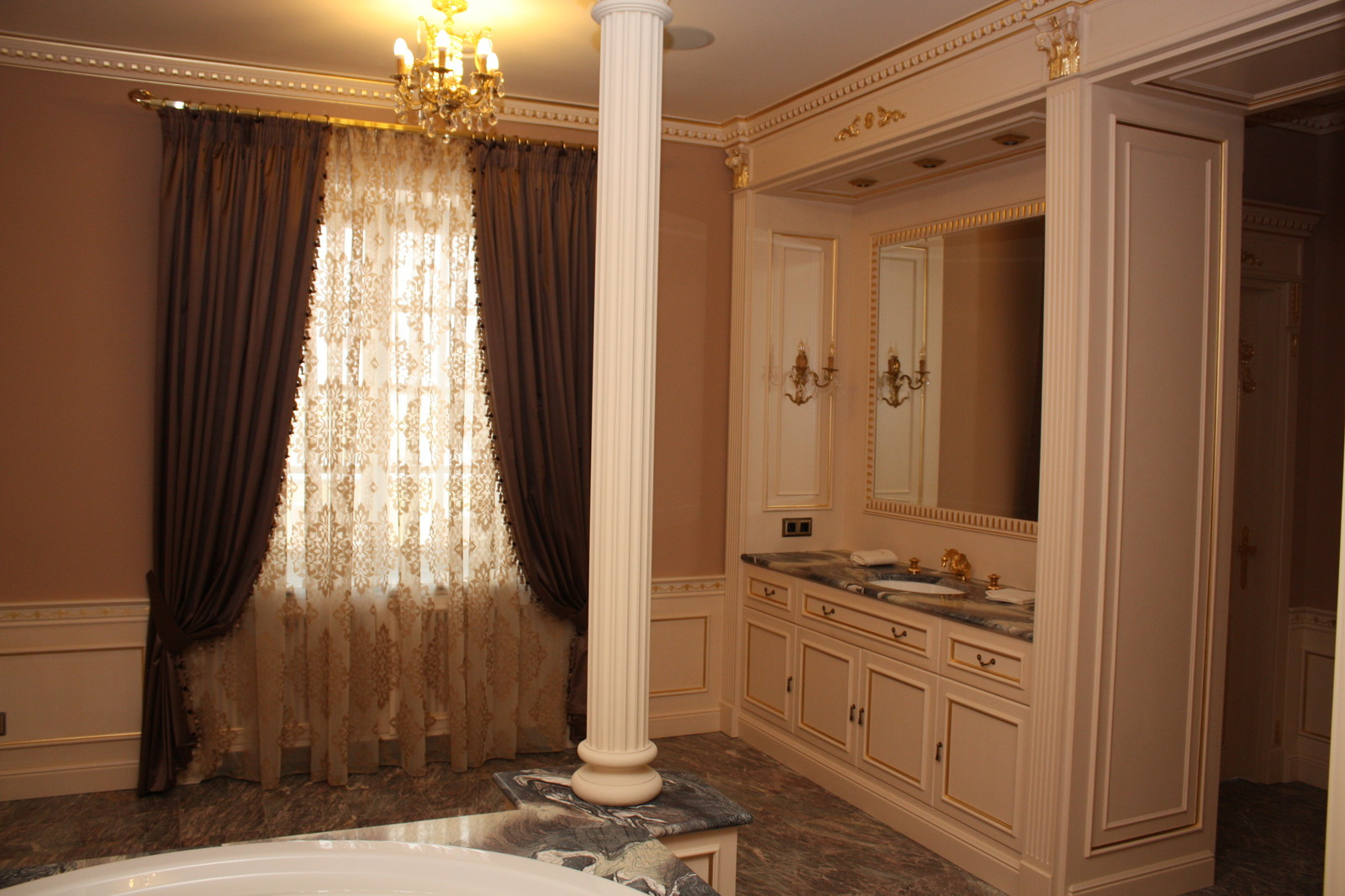 Шкафы и тумбы