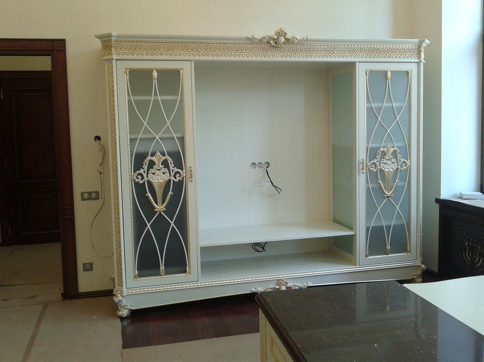 Шкафы и тумбы