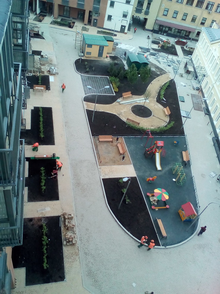 Благоуствойство внутреннего двора. Бетонирование дорог. Устройство тротуарных до