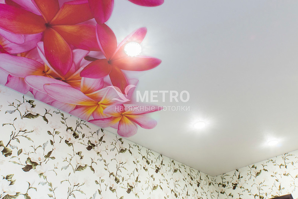 Натяжные потолки в трехкомнатной квартире Ярославль