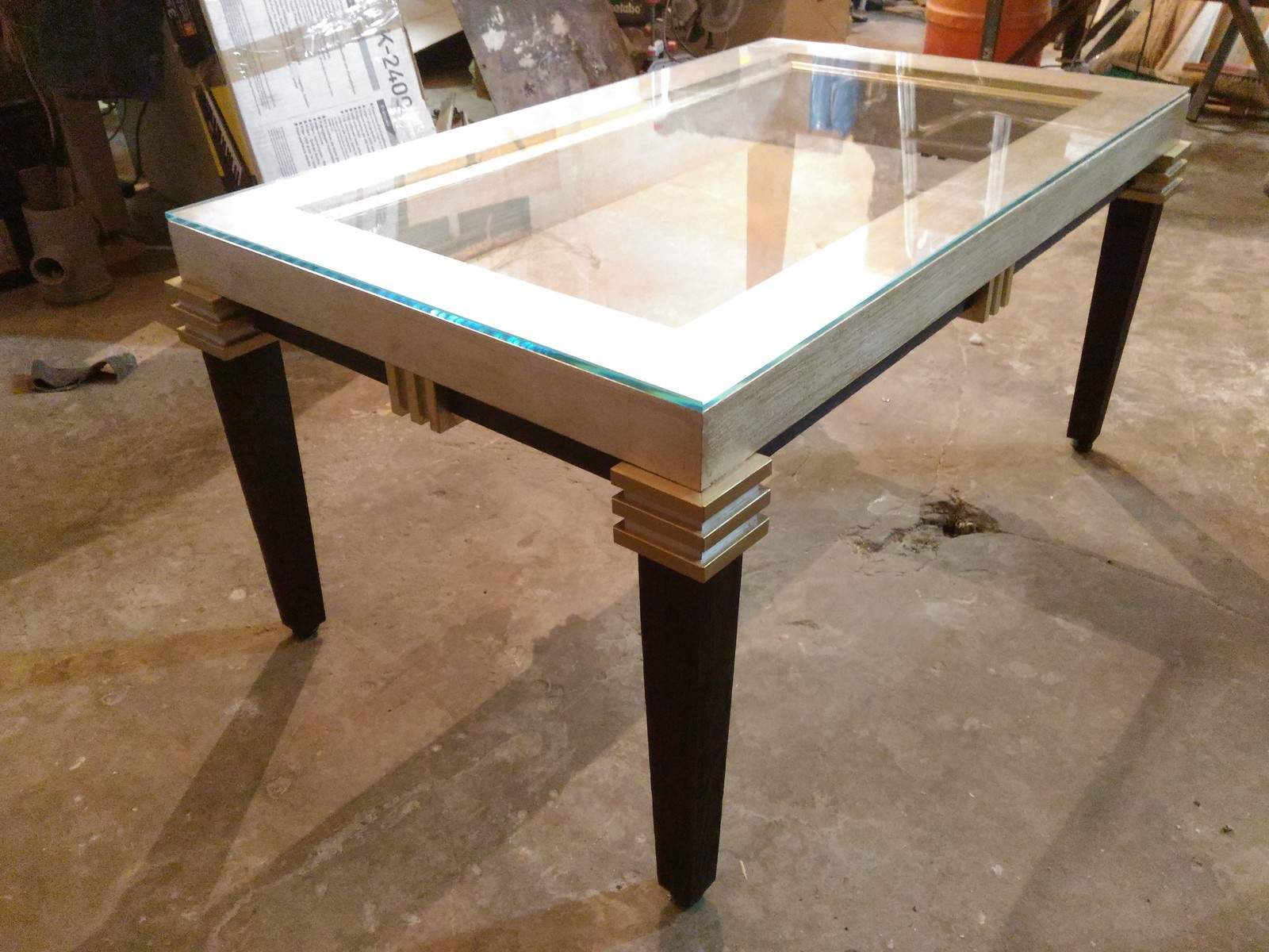 Столик журнальный с поталью