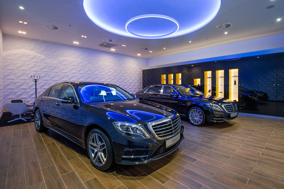 Гипсовые панели в интерьере автосалона Mercedes