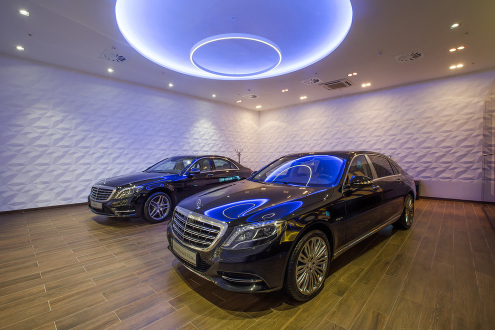 Гипсовые панели в интерьере автосалона Mercedes