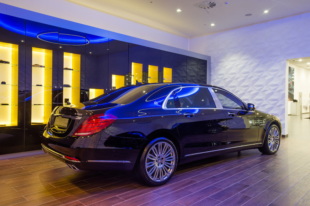 Гипсовые панели в интерьере автосалона Mercedes