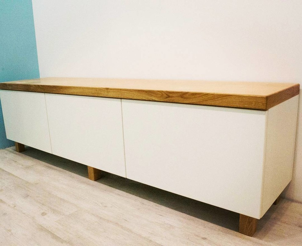 Обложка проекта: TV тумба . Корпус МДФ, поверхность Массив Дуба .