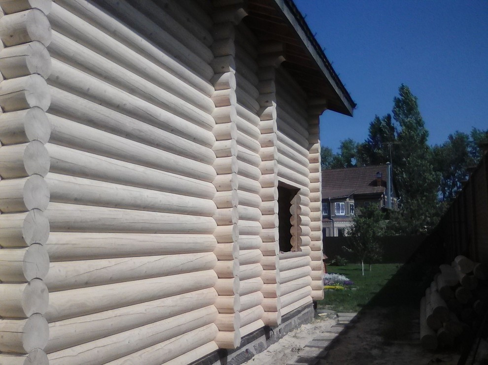 производим работы по шлифовке, покраске, конопатке срубов