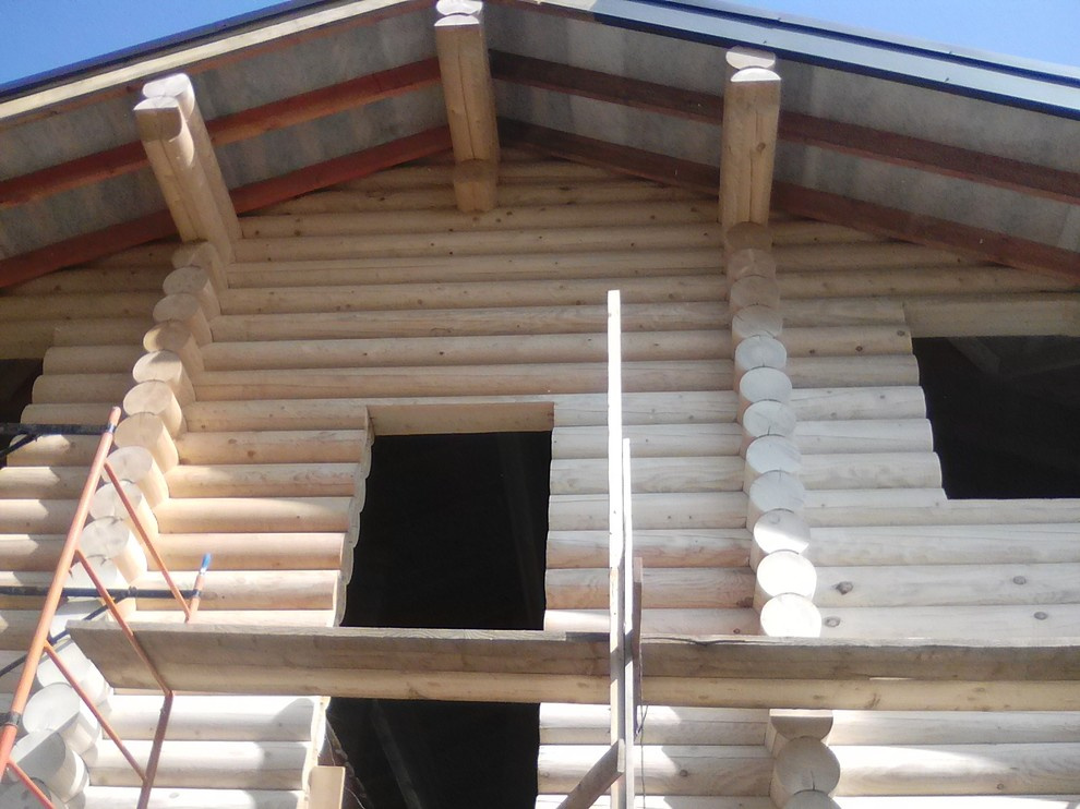 производим работы по шлифовке, покраске, конопатке срубов