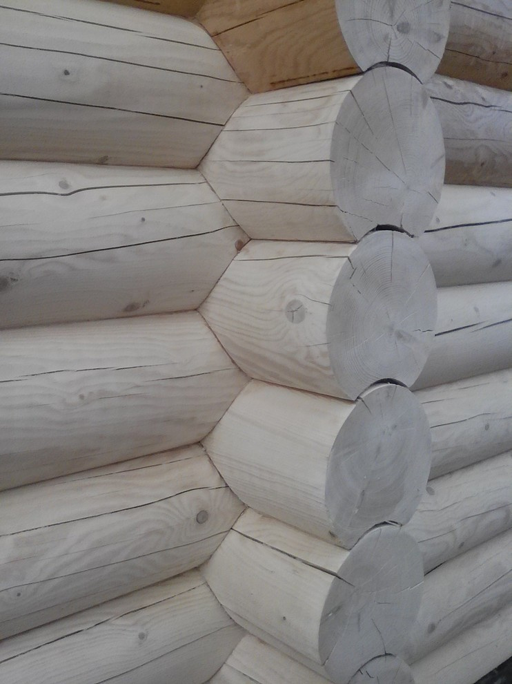 производим работы по шлифовке, покраске, конопатке срубов