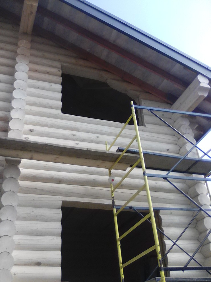 производим работы по шлифовке, покраске, конопатке срубов