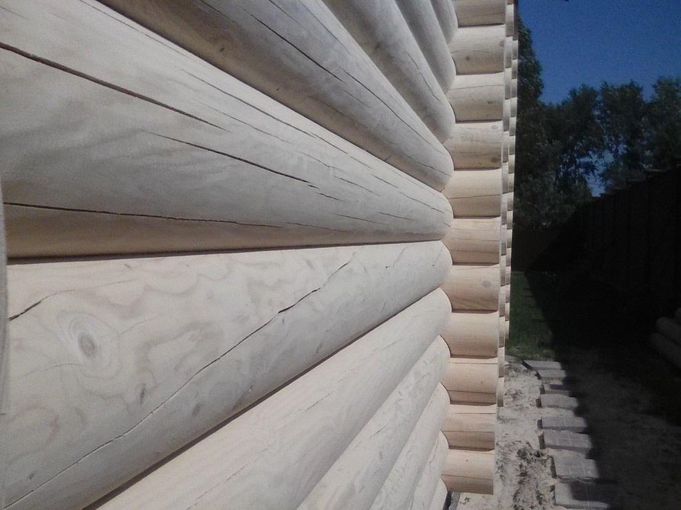 производим работы по шлифовке, покраске, конопатке срубов