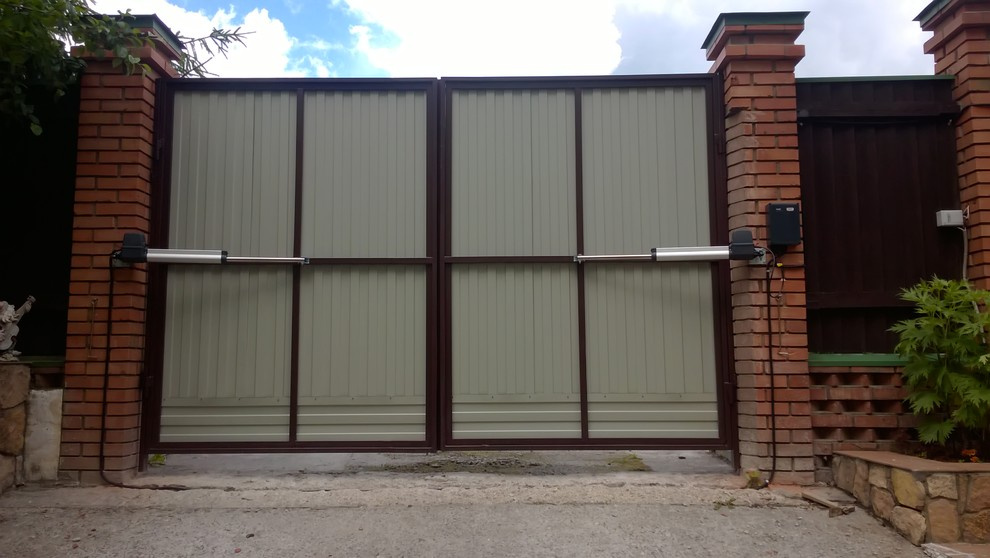 Обложка проекта: Распашные ворота